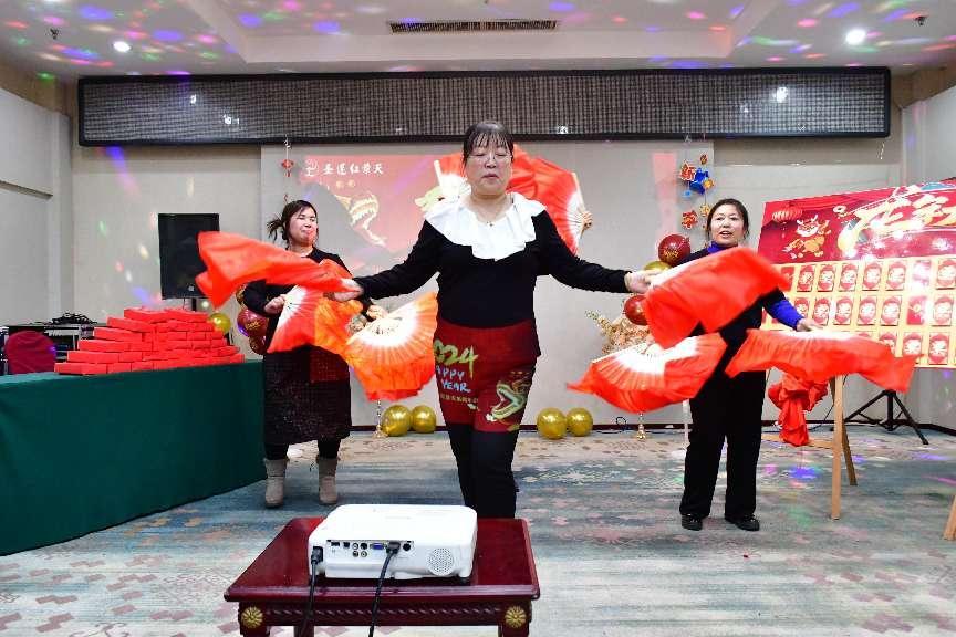 紅景天集團“盛世龍年,同心同德”年會盛典(圖11) 紅景天集團“盛世龍年,同心同德”年會盛典(圖11)