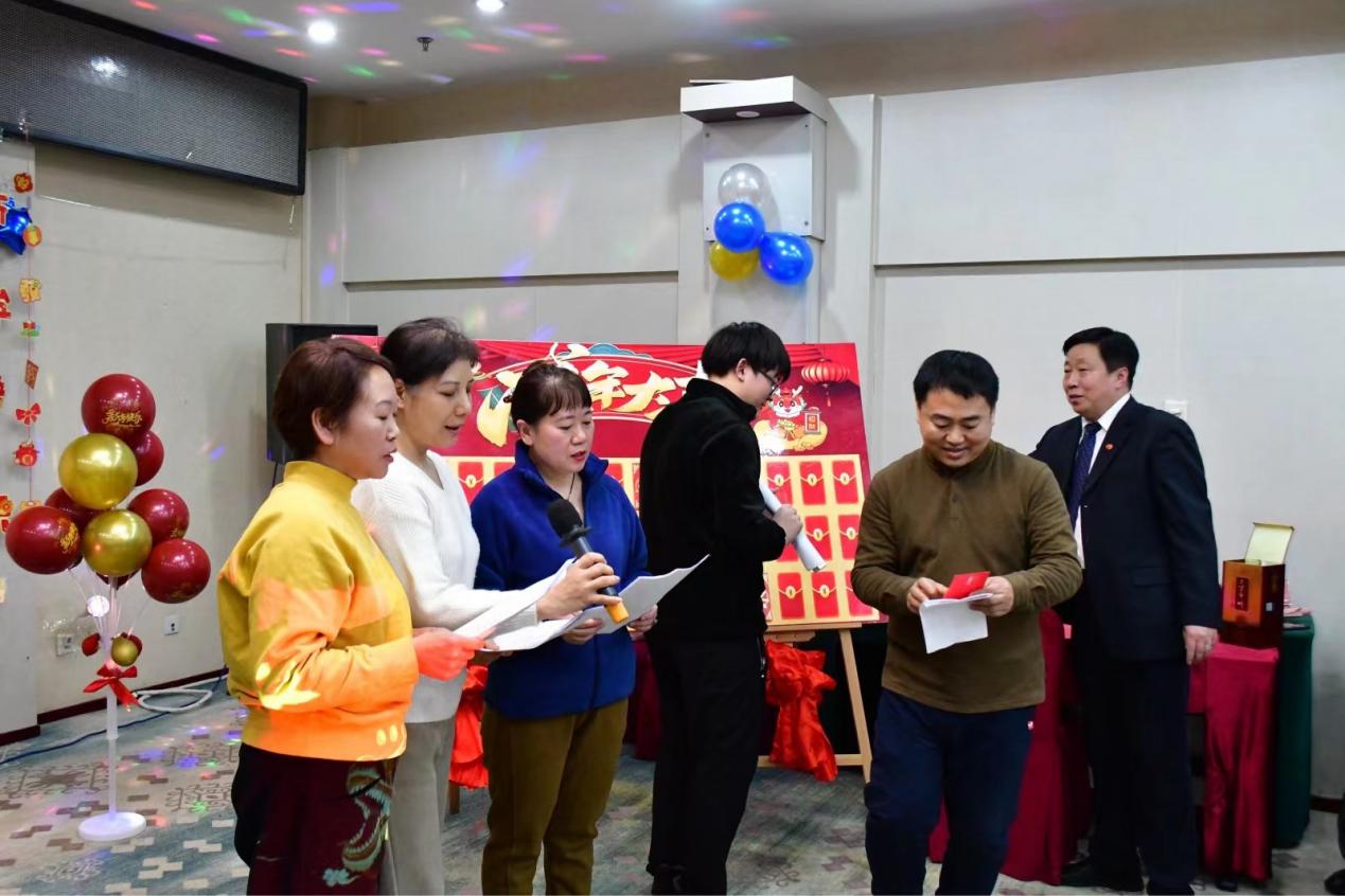 紅景天集團“盛世龍年,同心同德”年會盛典(圖13) 紅景天集團“盛世龍年,同心同德”年會盛典(圖13)
