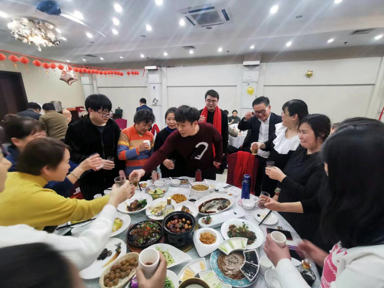 紅景天集團“盛世龍年,同心同德”年會盛典(圖18) 紅景天集團“盛世龍年,同心同德”年會盛典(圖18)